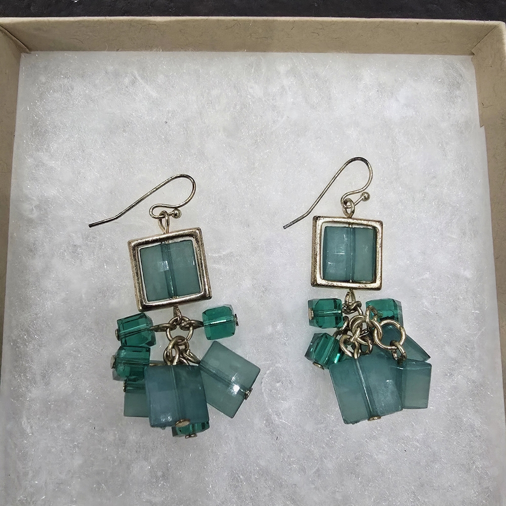 Elegant Green Dangle Earrings